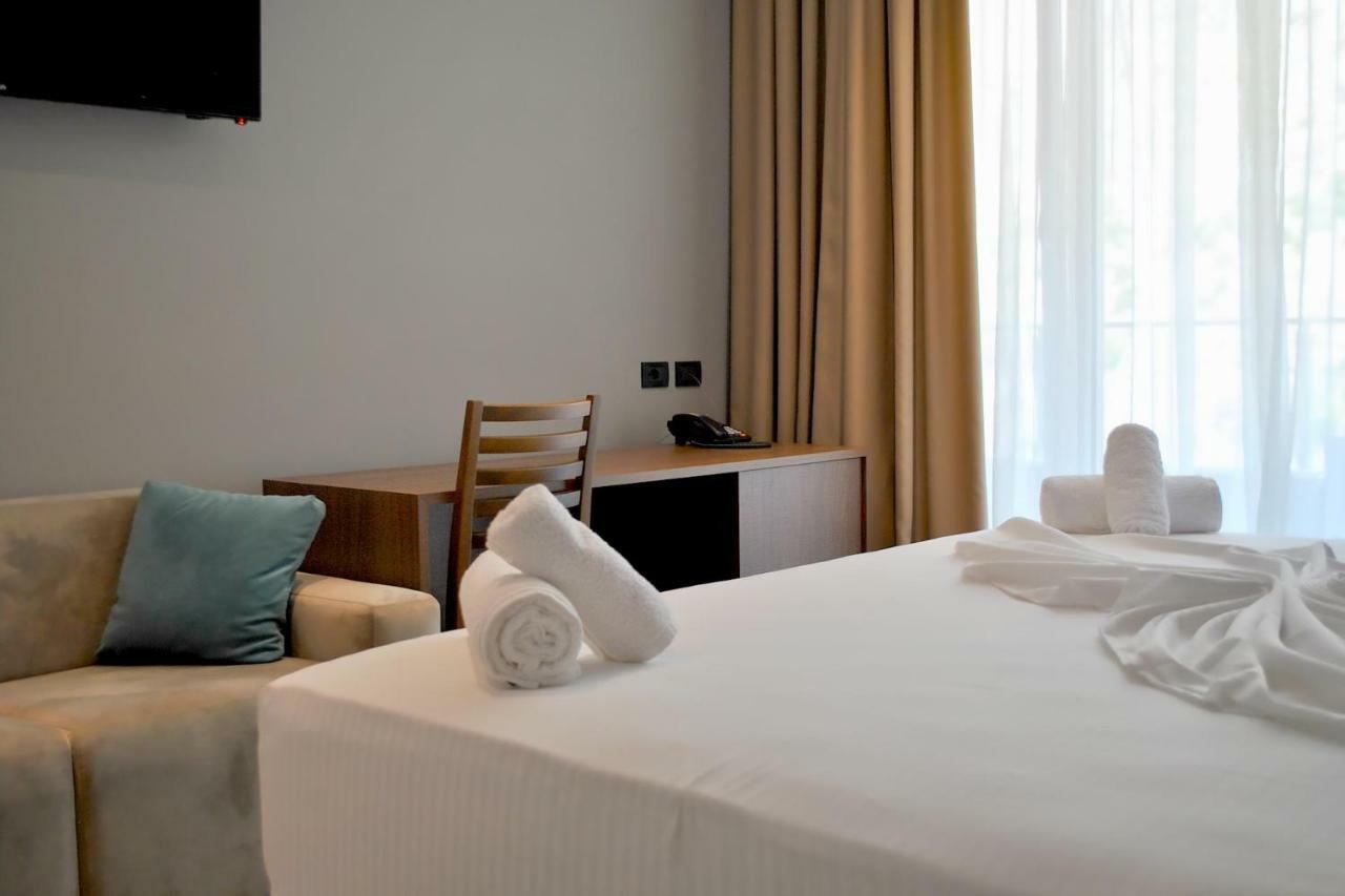 Shëngjin Twin Towers Hotel City & Beach Resort מראה חיצוני תמונה